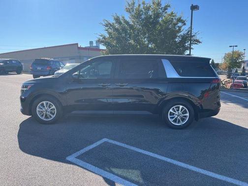 2022 Kia Carnival LXS