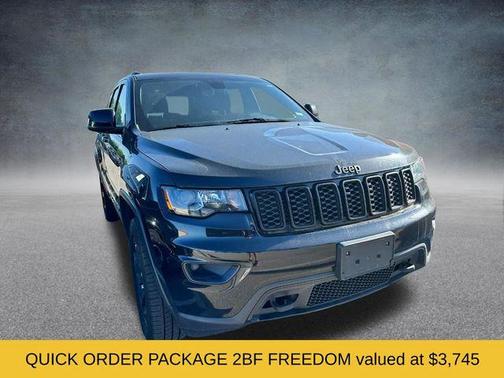 Diamond Black Crystal Pearlcoat 2021 Jeep Grand Cherokee Freedom 4x4