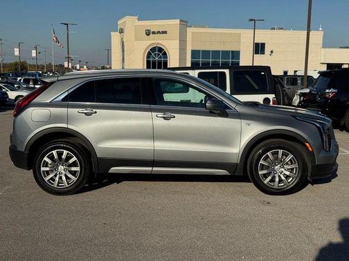 2023 Cadillac XT4 Premium Luxury