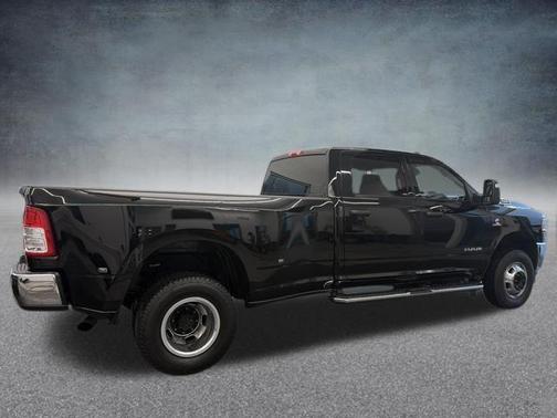 2024 RAM 3500 Big Horn Crew Cab 4x4 8' Box