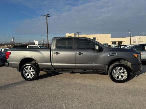 2023 Nissan Titan XD SV