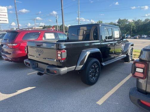 2025 Jeep Gladiator Sport S