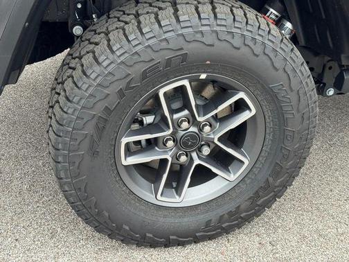 2025 Jeep Gladiator Mojave X