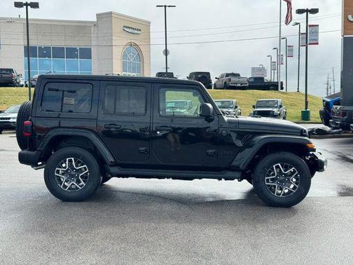 2025 Jeep Wrangler 4-Door Sahara 4x4