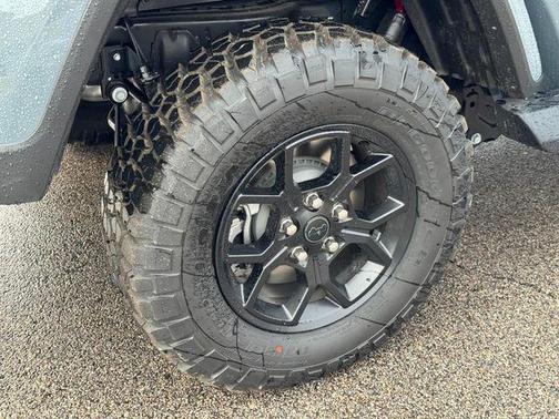 2025 Jeep Gladiator High Tide