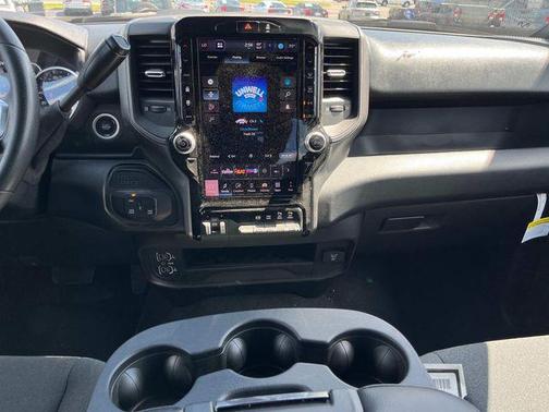 2025 RAM 2500 Tradesman Crew Cab 4x4 6'4' Box