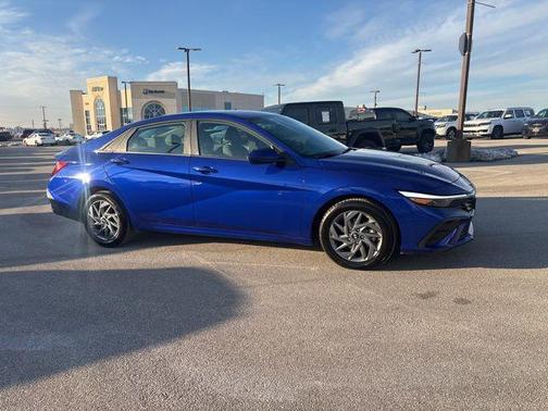 2024 Hyundai ELANTRA SEL
