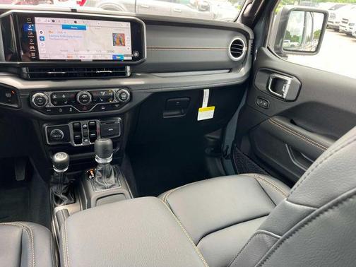 2025 Jeep Gladiator Sport S
