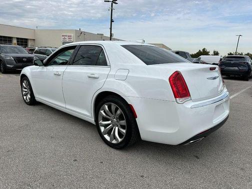 2020 Chrysler 300 Touring