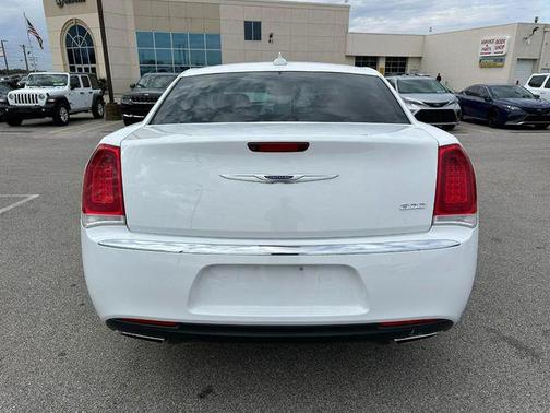 2020 Chrysler 300 Touring