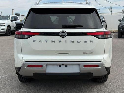 2024 Nissan Pathfinder SL 4WD