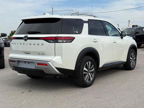 2024 Nissan Pathfinder SL 4WD
