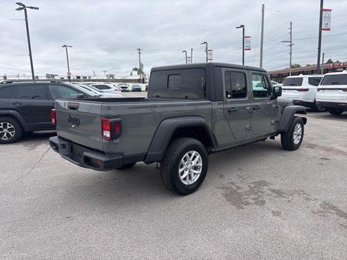 2023 Jeep Gladiator Sport S