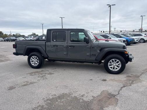 2023 Jeep Gladiator Sport S