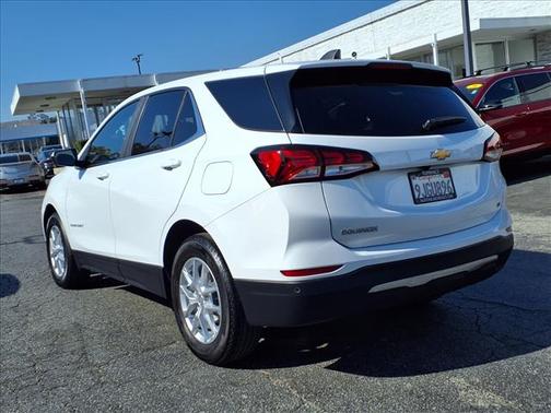 Iridescent Pearl Tricoat 2024 Chevrolet Equinox FWD 4dr LT w/1LT