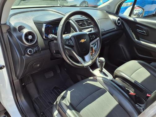 Summit White 2015 Chevrolet Trax LT