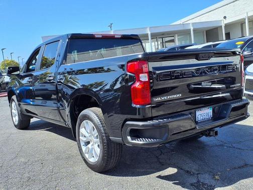 Black 2026 Chevrolet Silverado 1500 Custom