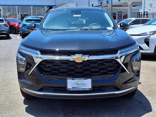 Mosaic Black Metallic 2026 Chevrolet Trax LT