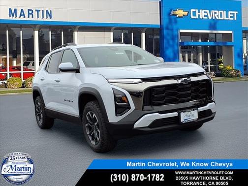 Polar White Tricoat 2026 Chevrolet Equinox FWD ACTIV