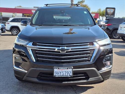 Iridescent Pearl Tricoat 2023 Chevrolet Traverse FWD 4dr LT Cloth w/1LT