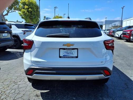 Summit White 2026 Chevrolet Trax LT