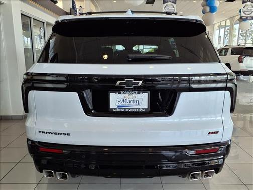 Polar White Tricoat 2026 Chevrolet Traverse RS