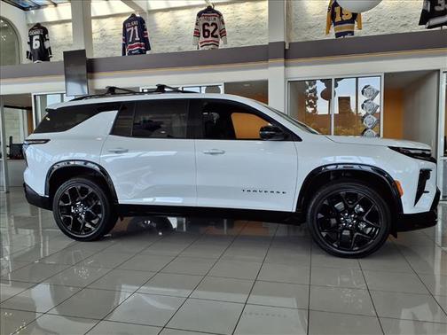 Polar White Tricoat 2026 Chevrolet Traverse RS