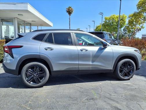 Sterling Gray Metallic 2026 Chevrolet Trax FWD ACTIV