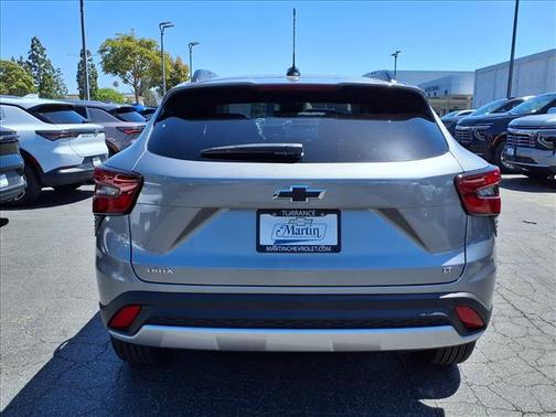 Sterling 2026 Chevrolet Trax LT