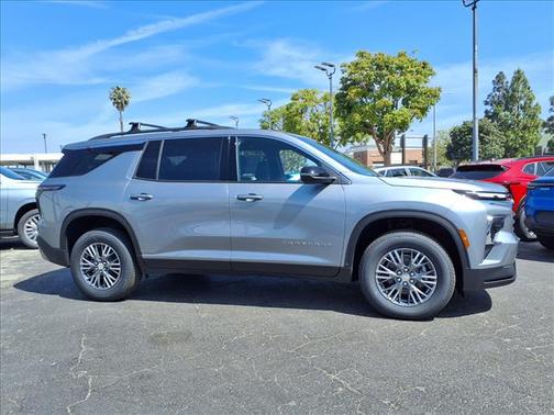Sterling Gray Metallic 2026 Chevrolet Traverse LT