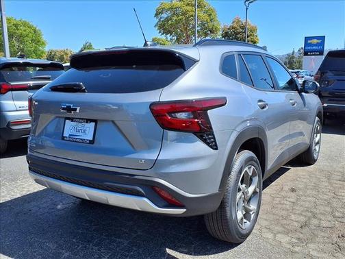 Sterling 2026 Chevrolet Trax LT