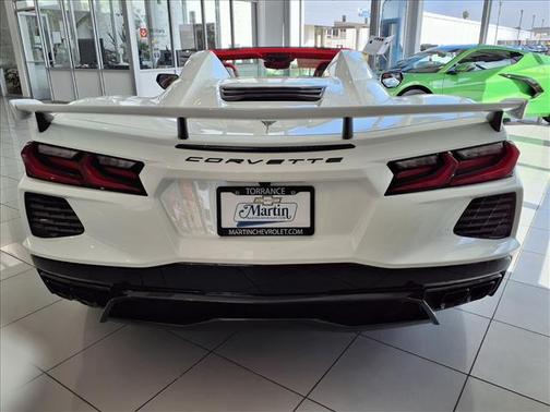 Arctic White 2026 Chevrolet Corvette Stingray w/3LT