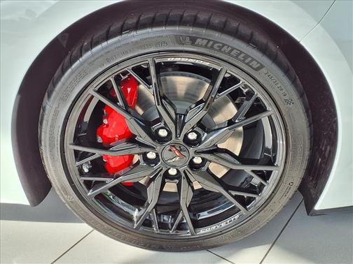 Arctic White 2026 Chevrolet Corvette Stingray w/3LT