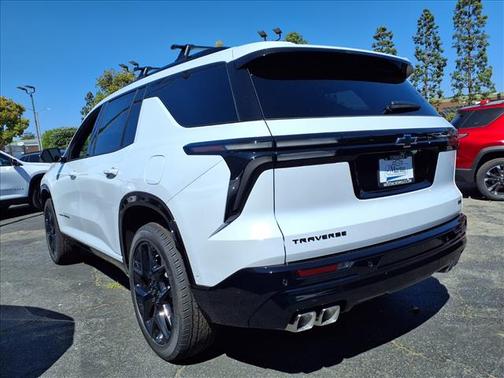 Polar White Tricoat 2026 Chevrolet Traverse RS