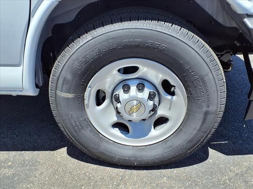 Summit White 2026 Chevrolet Express 2500 Work Van