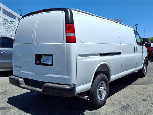 Summit White 2026 Chevrolet Express 2500 Work Van