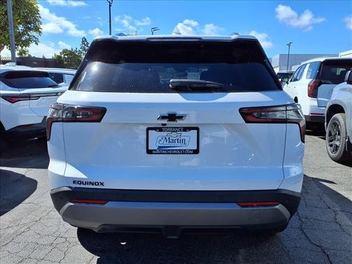 Summit White 2026 Chevrolet Equinox 1LT