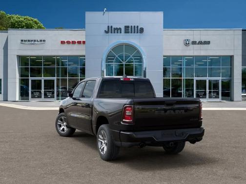 Diamond Black Crystal Pearlcoat 2026 RAM 1500 Express