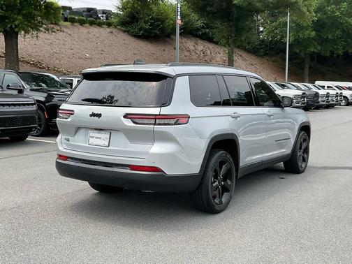 Silver Zynith 2023 Jeep Grand Cherokee L Altitude