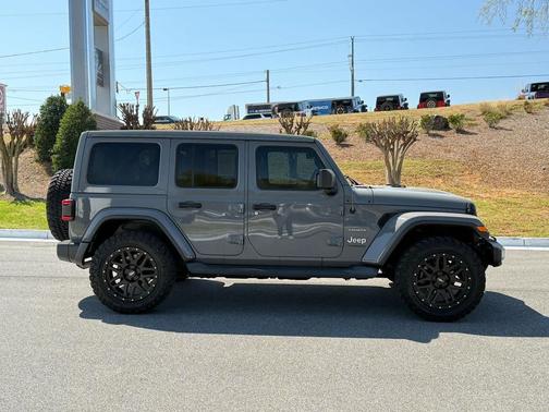 Sting-Gray Clearcoat 2019 Jeep Wrangler Unlimited Sahara