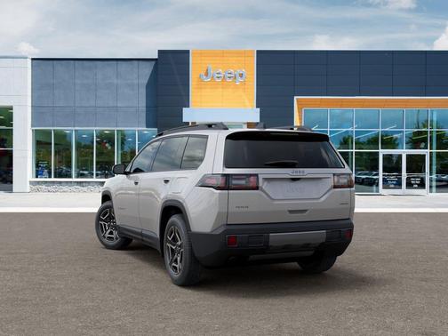 Silver Zynith Clearcoat 2026 Jeep Cherokee Laredo 4x4