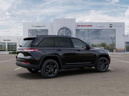 Diamond Black Crystal Pearlcoat 2025 Jeep Grand Cherokee Limited