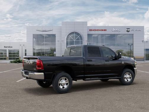 Diamond Black Crystal Pearlcoat 2025 RAM 2500 Tradesman Crew Cab 4x4 6'4' Box