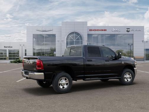 Diamond Black Crystal Pearlcoat 2025 RAM 2500 Tradesman Crew Cab 4x4 6'4' Box