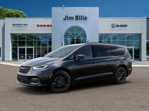 Diamond Black Crystal Pearlcoat 2026 Chrysler Pacifica L