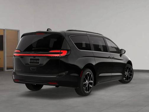 Diamond Black Crystal Pearlcoat 2026 Chrysler Pacifica L