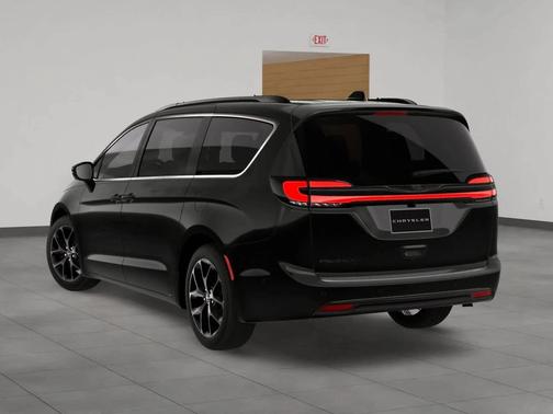Diamond Black Crystal Pearlcoat 2026 Chrysler Pacifica L