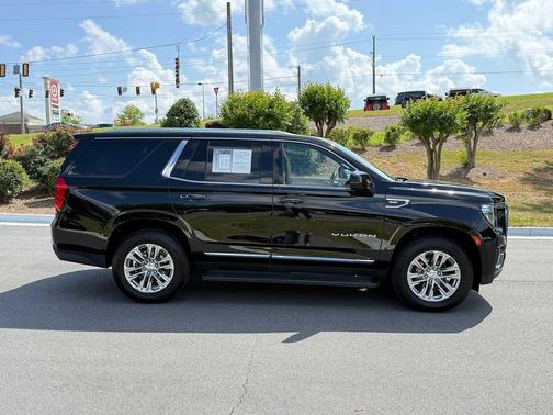 Onyx Black 2024 GMC Yukon SLT