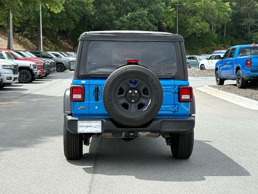 Hydro Blue Pearlcoat 2022 Jeep Wrangler Unlimited Sport