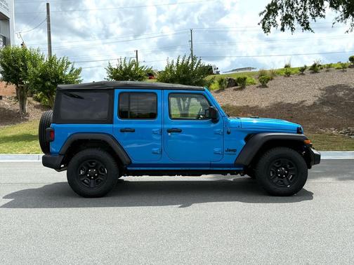 Hydro Blue Pearlcoat 2022 Jeep Wrangler Unlimited Sport